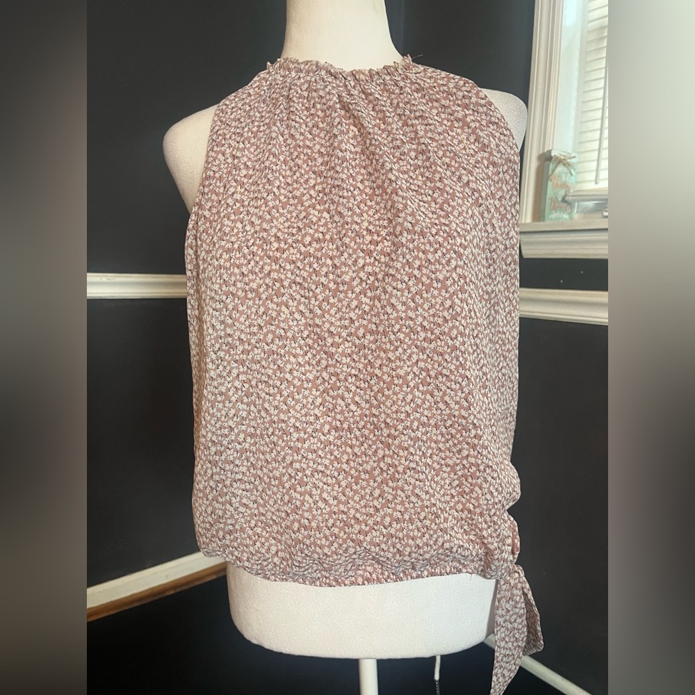 Sienna Sky Size Small Sleeveless Blouse